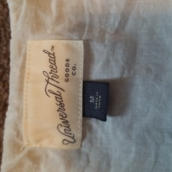 Universal Thread Crop Top - Picture 3 of 4